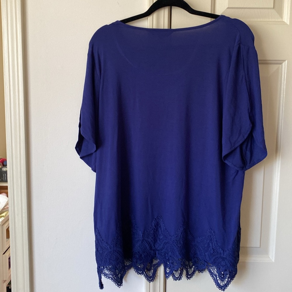 Navy Top - Picture 2 of 2